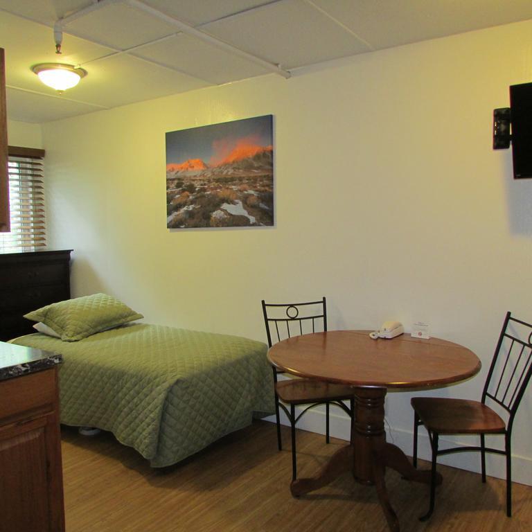 Creekwood Inn Anchorage Bagian luar foto