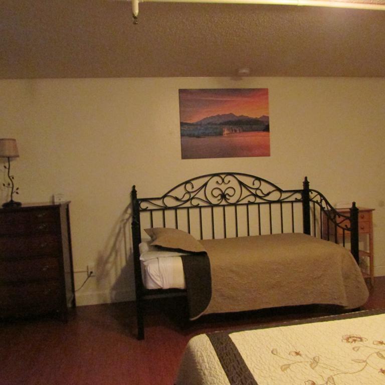 Creekwood Inn Anchorage Bagian luar foto
