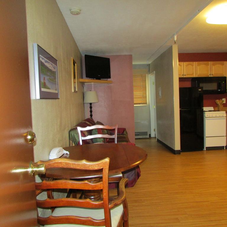 Creekwood Inn Anchorage Bagian luar foto