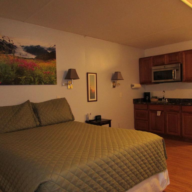 Creekwood Inn Anchorage Bagian luar foto
